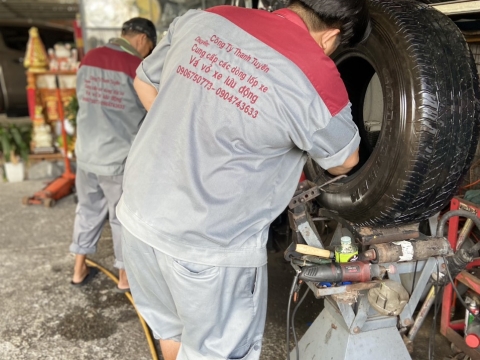 Thay lốp xe quận 7