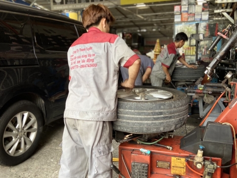 Thay lốp xe quận 7