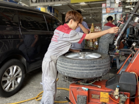 Thay lốp xe quận 7