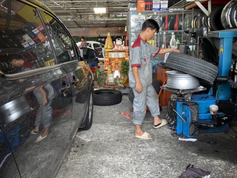 Thay lốp xe quận 7