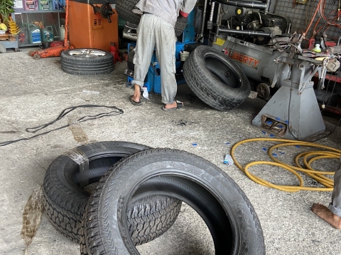LỐP XE THANH TUYỀN 4
