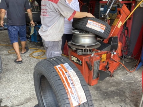 THAY LỐP RỬA XE QUẬN 7