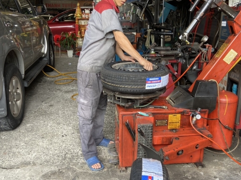 THAY LỐP RỬA XE QUẬN 7