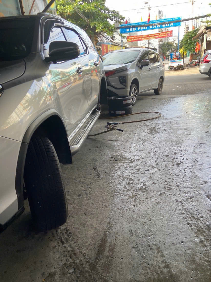 Các phương pháp rửa xe ô tô phổ biến